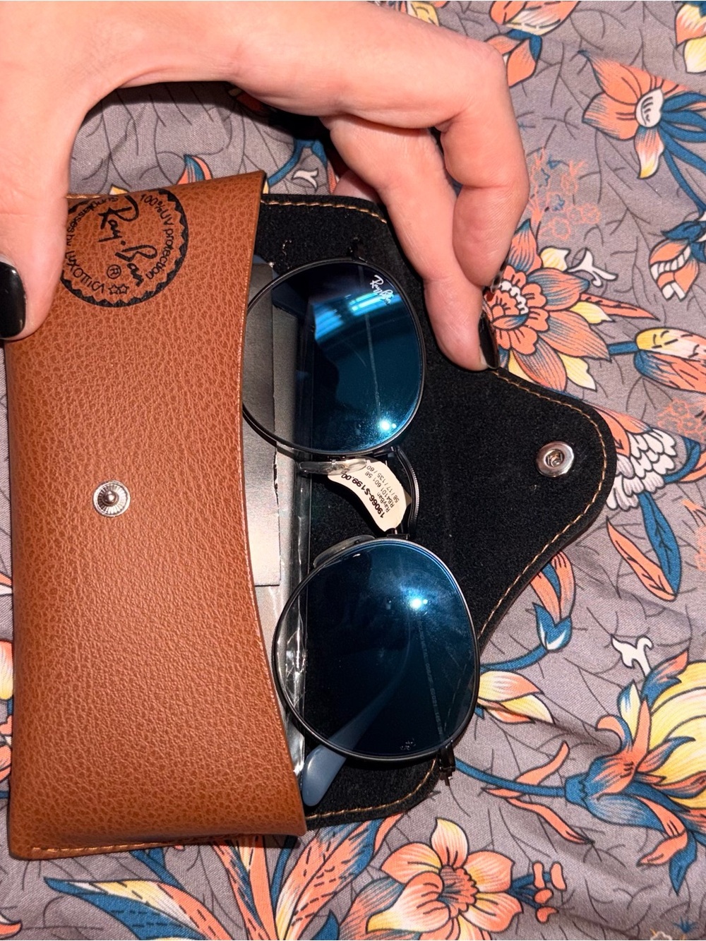 Ray-Ban Round Metal Sunglasses - Picture 8 of 8